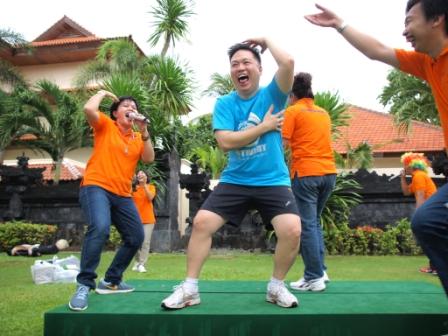 Circle of Laughter – Terapi/Olahraga Tawa